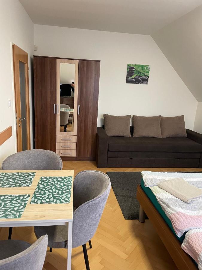 Kuenszler Apartmanhaz Замарди Экстерьер фото