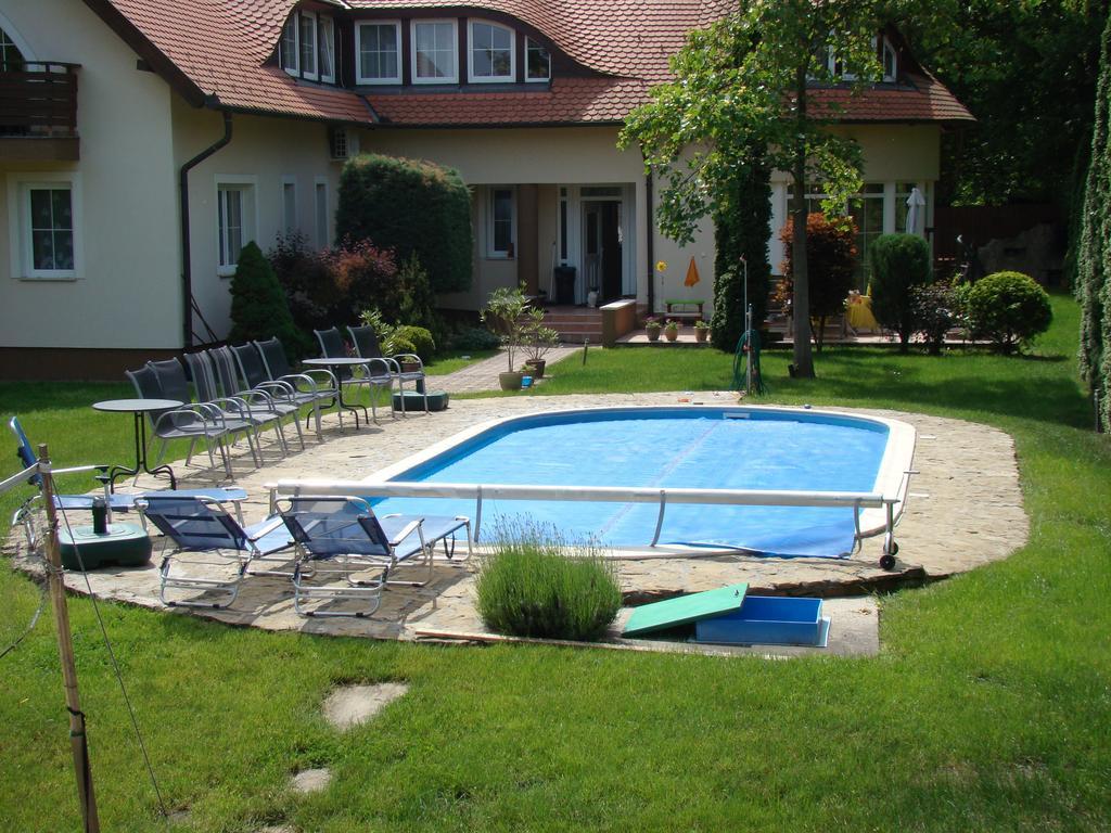 Kuenszler Apartmanhaz Замарди Экстерьер фото