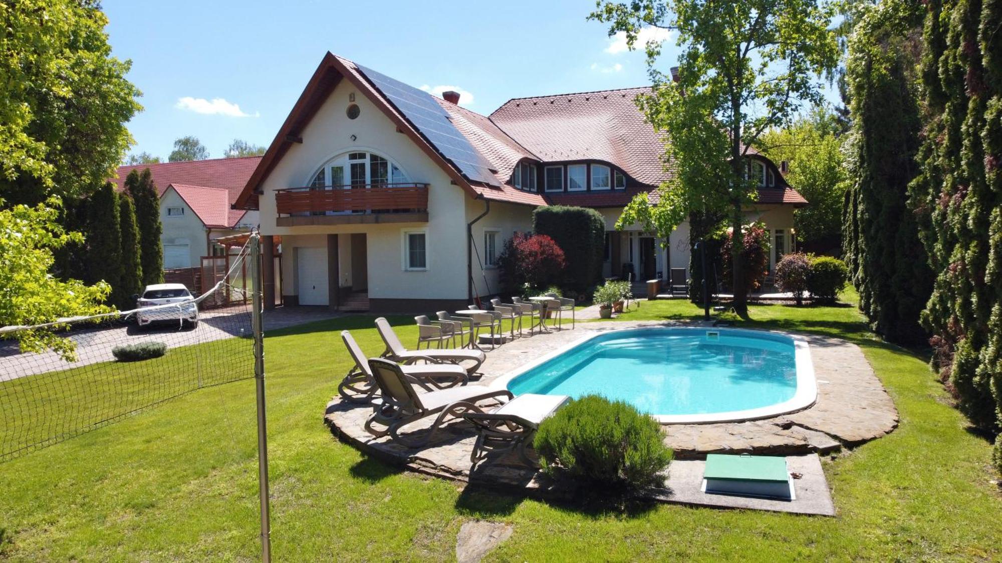 Kuenszler Apartmanhaz Замарди Экстерьер фото